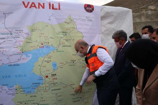 Bakan Karaismailoğlu: 'Mühendislik açısından dünyanın gıptayla baktığı projeleri