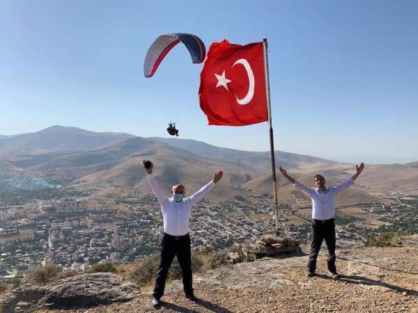 Yahyalı'da yamaç paraşütü heyecanı 