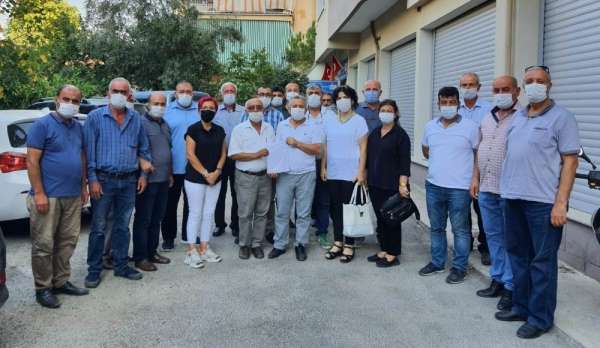 Salihli MHP'de Akın, mazbatasını aldı 