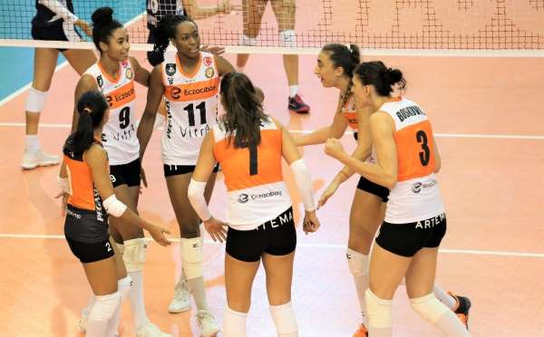 Eczacıbaşı'nda derbi hazırlıkları devam ediyor 