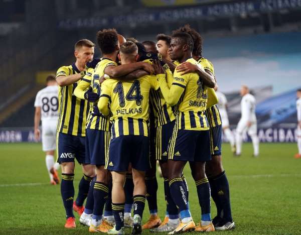 Süper Lig: Fenerbahçe: 2 - Ankaragücü: 0 (İlk yarı) 