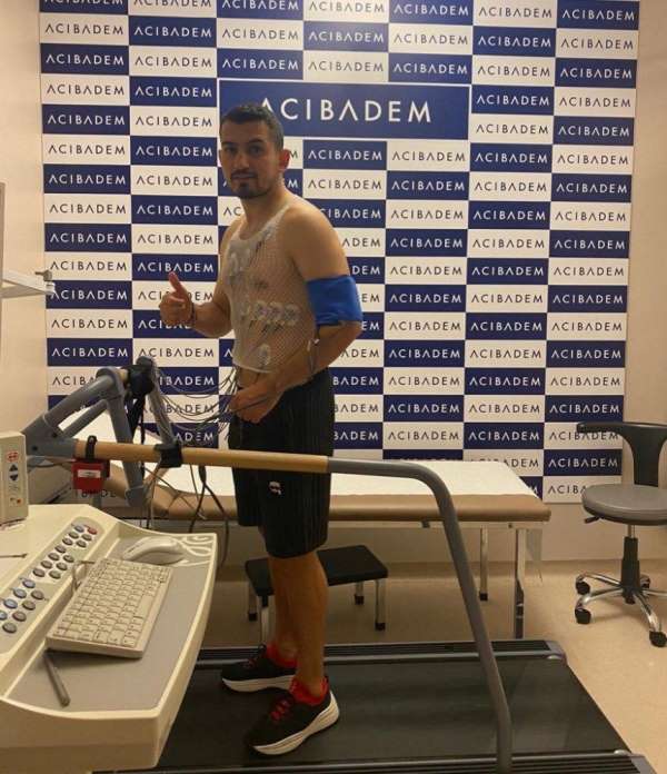 BB Erzurumspor, Emrah Başsan ile sözleşme uzattı 
