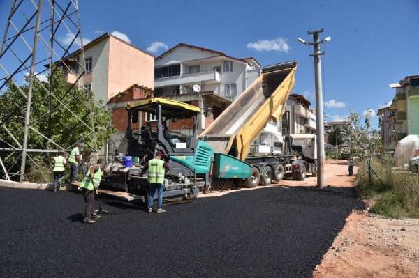 İzmit Belediyesinden Yeşilova Mahallesi'ne yeni asfalt yol 