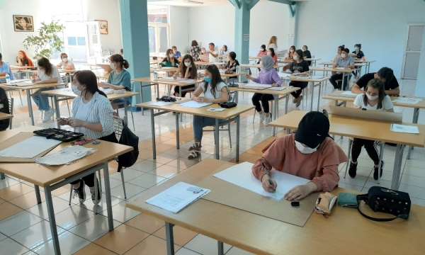 OMÜ Güzel Sanatlar Fakültesi'nde özel yetenek sınavları başladı 