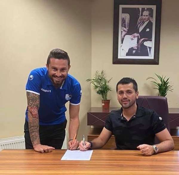 B.B. Erzurumspor, Kaan Kanak'ı kadrosuna dahil etti 