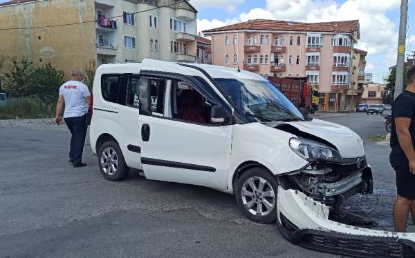 Dolmuşla otomobil çarpıştı: 1 yaralı 