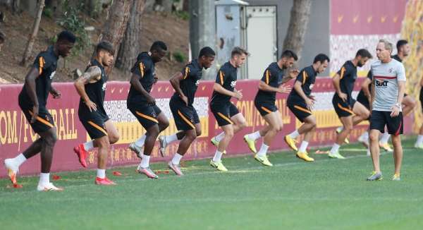 Galatasaray'da Başakşehir maçı hazırlıkları başladı 