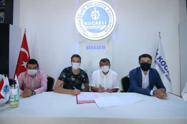 Kağıtspor voleybolda imzalar atıldı 