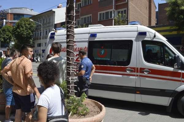 Çarşı ortasında elektrikli scooter kazası: 2 yaralı 