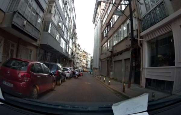 (Özel) İstanbul'da yürekleri ağza getiren kaza kamerada 