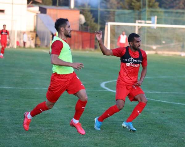 Sivasspor yoğun tempoda çalışıyor 