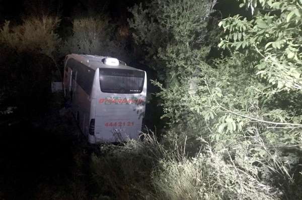 Gümüşhane'de yolcu otobüsü kaza yaptı: 1 ölü, 24 yaralı 