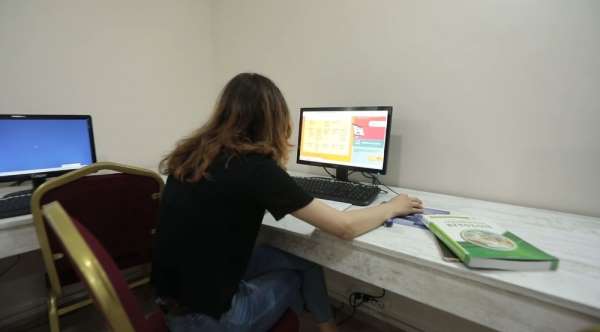 Akhisar Belediyesi'nden öğrencilere ücretsiz internet 