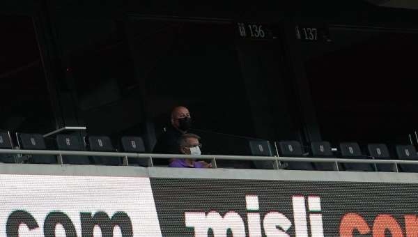 Şenol Güneş tribünde 