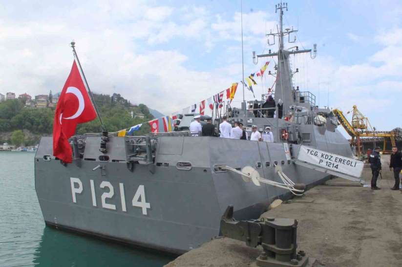 Kastamonu'da ziyarete açılan TCG Karadeniz Ereğli Karakol Gemisi yoğun ilgi gördü