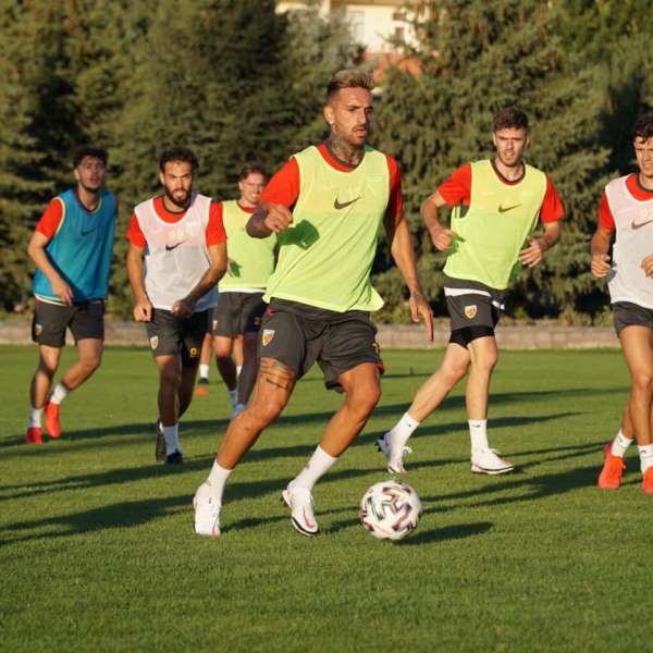 Kayserispor'un yabancıları geldi 