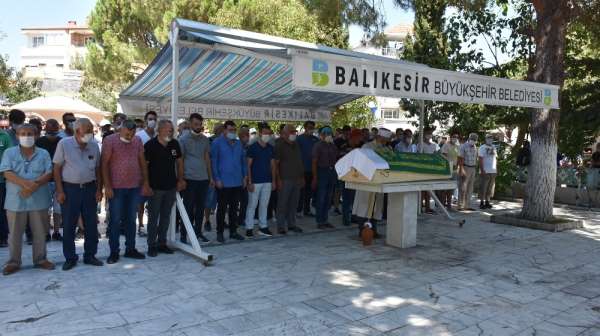 20 yaşındaki gencin hayatını kaybettiği kaza güvenlik kameralarına böyle yansıdı