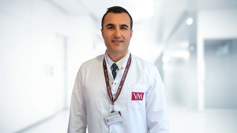 Erkek kısırlığı nedenleri arasında yer alan azosperminin, semen örneğinde hiç sperm hücresi bulunmaması durumu olduğunu belirten Üroloji Uzmanı Dr. Ö