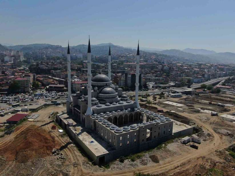 Doğu Karadeniz'in en büyük cami ve külliyesinin 2024 yılı Ramazan ayında açılması planlanıyor