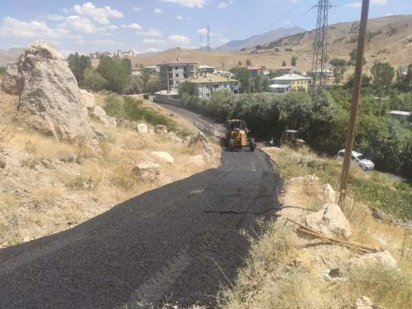 Tuşba Belediyesi'nden en ücra sokağa bile sıcak asfalt