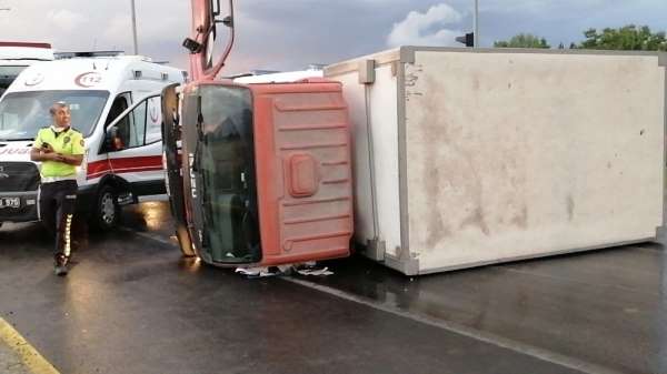 Erzincan'da trafik kazası: 2 yaralı