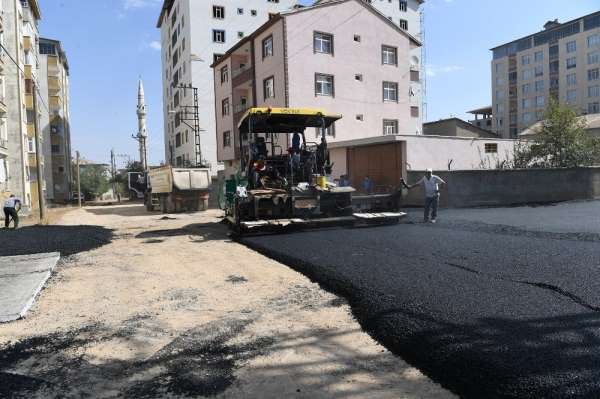 Muş Belediyesin BSK'lı asfalt çalışmaları 
