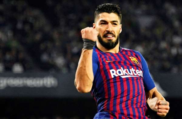 Suarez'in vatandaşlık başvurusu hakkında sahtecilik soruşturması 