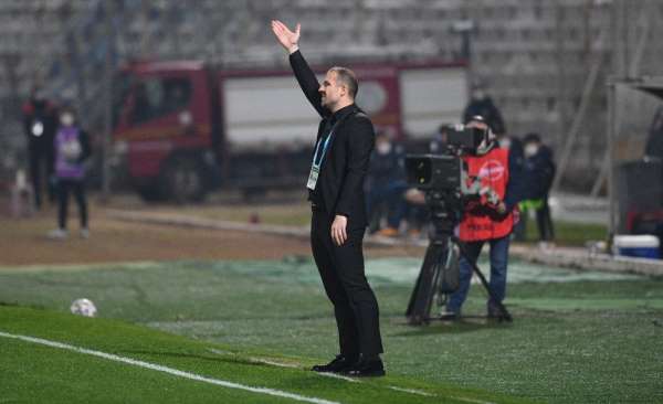 Bursaspor Teknik Direktörü Mustafa Er: 'Asla teslim olmayın' 