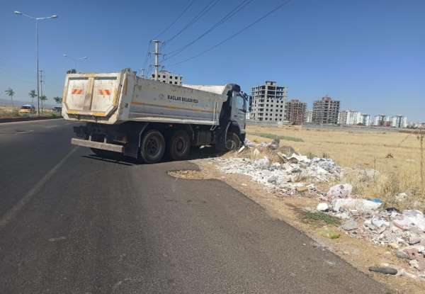 Çevreyi rahatsız eden görüntüler belediyelerin ortak çalışmasıyla temizlendi