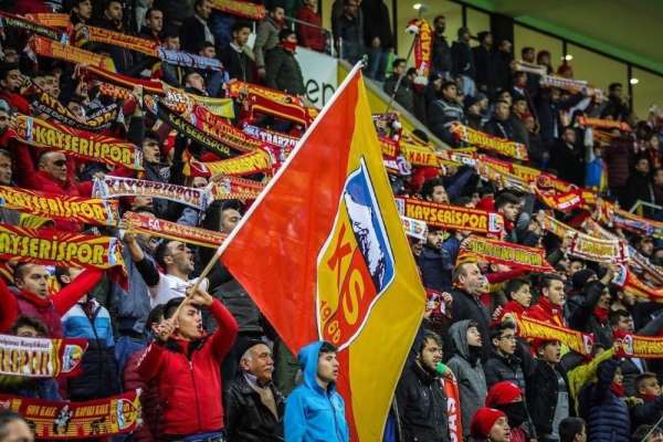 Kayserispor taraftarından futbolculara uyarı