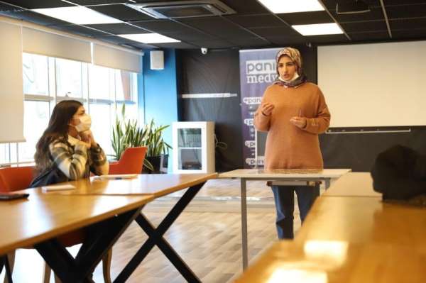 Mardin Büyükşehir Belediyesi Gençlik Merkezi, gençlerin ilgi odağı olmayı sürdür