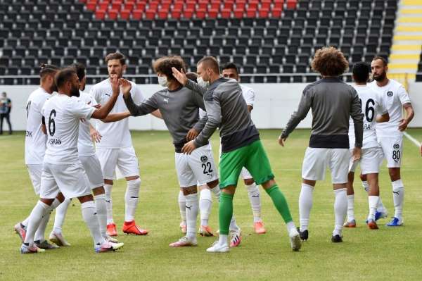 Namağlup tek takım olan Manisa FK galibiyet peşinde