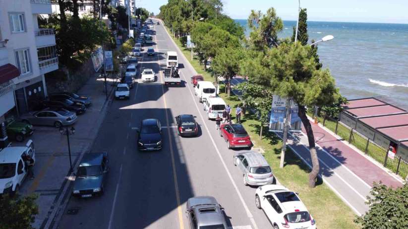 Karadeniz Sahil Yolu'nda yoğun trafik nedeniyle emniyetten sıkı tedbir - Ordu haber