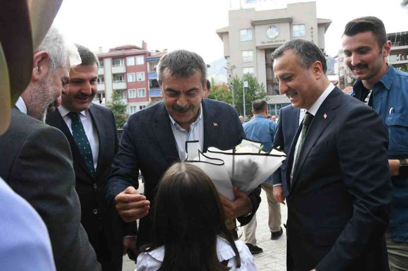 Milli Eğitim Bakanı Tekin, Gümüşhane'de ziyaretlerde bulundu - Gümüşhane haber
