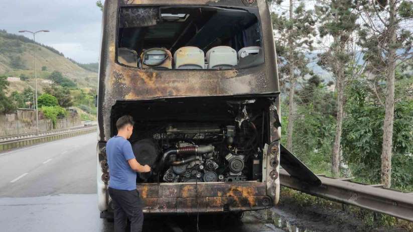 Yolcu otobüsü alev topuna döndü - Karabük haber