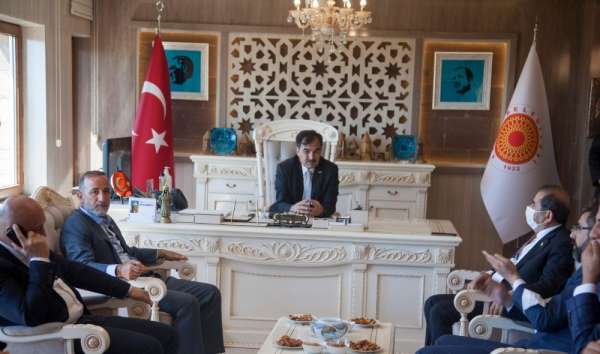 Milletvekilleri Taşar ve Kiler'den Ahlat Belediyesine ziyaret