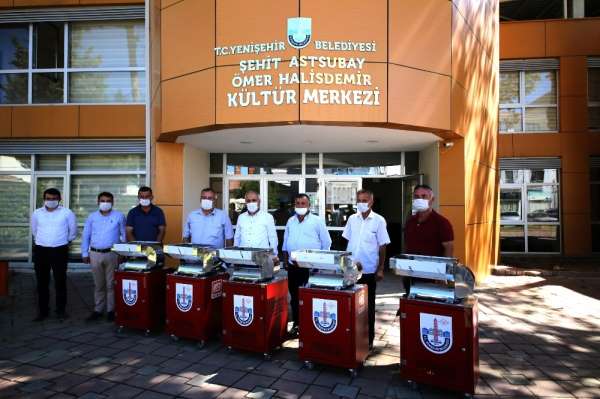 Yenişehir Belediyesi'nden 5 köye salça makinesi