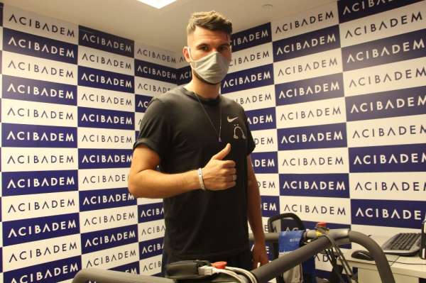 Sivasspor'un yeni transferi Robin Yalçın sağlık kontrolünden geçti