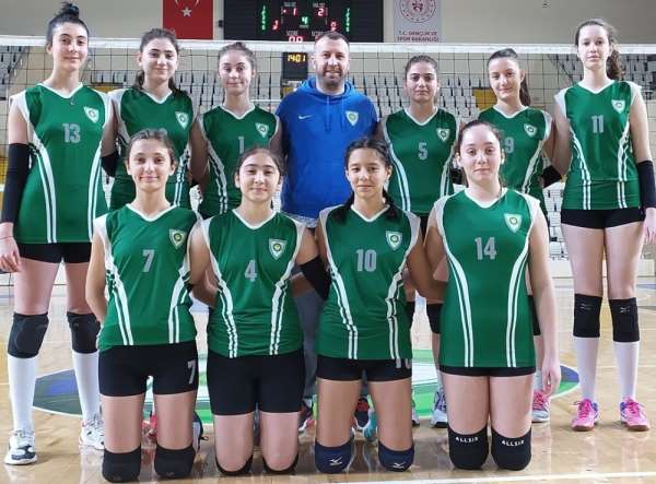 Manisa BBSK'lı küçük kızlar galibiyetle başladı