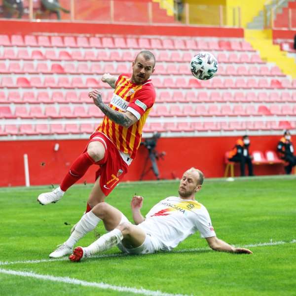Kayserispor'da 11 farklı ülkeden futbolcu oynadı 