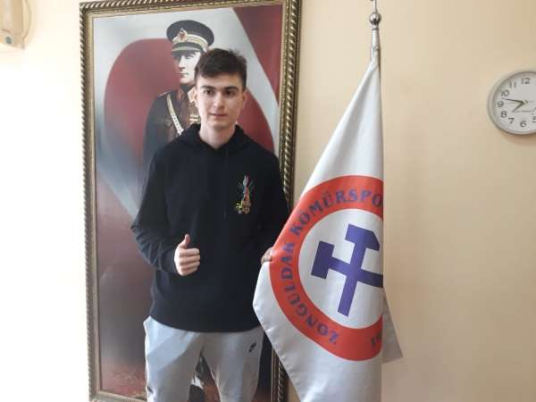 Galatasaraylı genç oyuncu Atalay Yıldırım resmen Zonguldak Kömürspor'da 