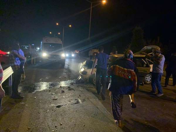 Gediz'de trafik kazası; 1 ölü 6 yaralı