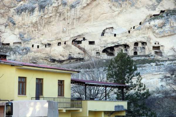 Tunceli'de derviş hücreleri olarak bilinen Urartu Mağaraları turizme kazandırılı
