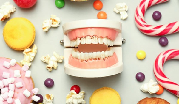 Sarı Dişler Nasıl Beyazlar? En Etkili Beyazlatma Yöntemleri