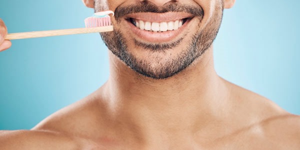 Sarı Dişler Nasıl Beyazlar? En Etkili Beyazlatma Yöntemleri