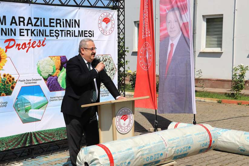 Çarşamba İlçemizde Sera Naylonu Teslim Töreni Düzenlendi