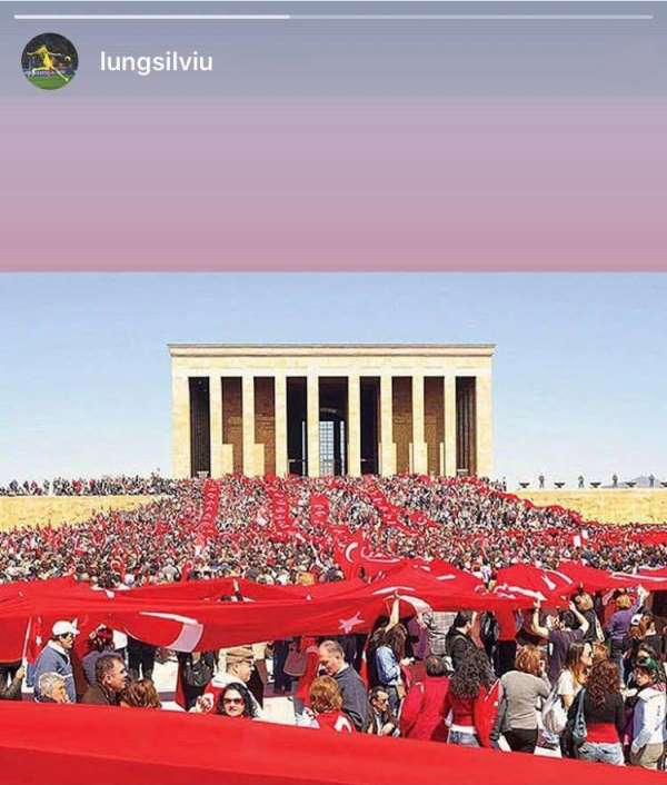 Lung'dan 30 Ağustos paylaşımı
