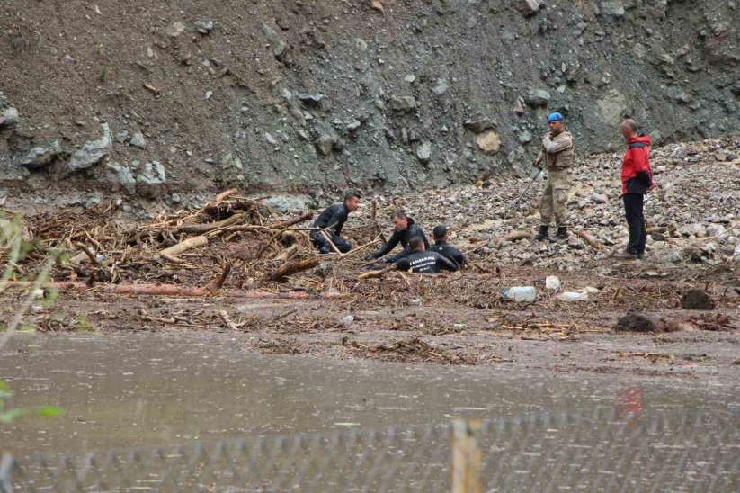 Amasya'da selde kaybolan iki kişiden birinin cesedi bulundu