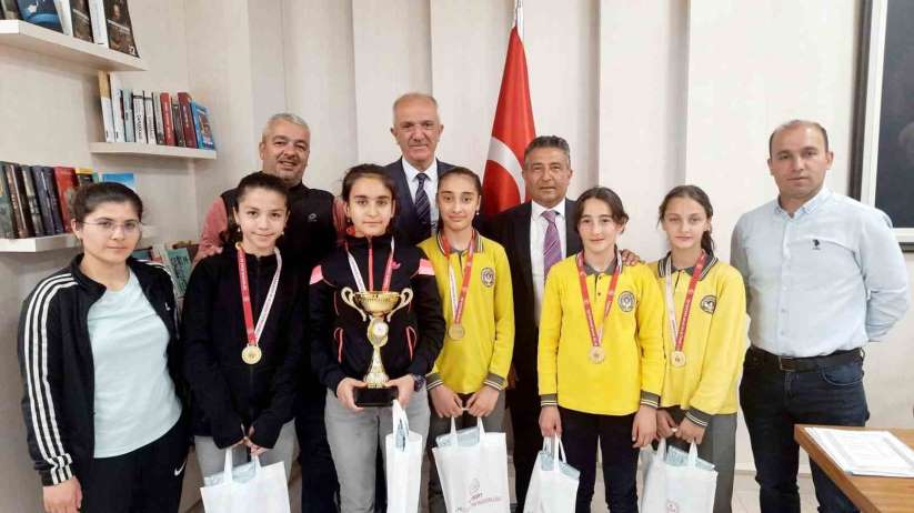 Bayburt'un badminton başarısı