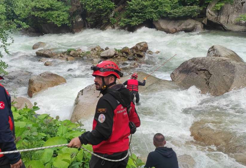 Rize'de 44 yaşındaki kayıp hasta kadın için arama çalışması başlatıldı